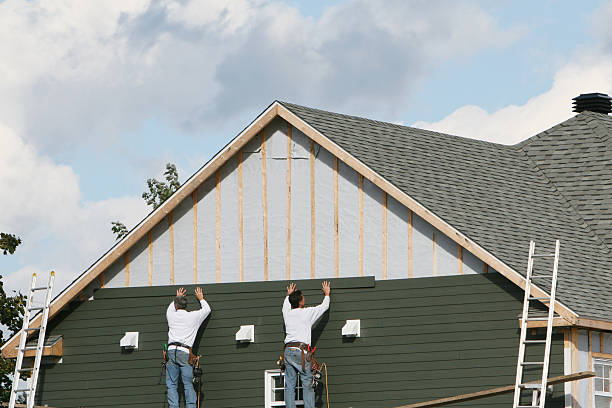 Professional Emergency Siding Repair technician working in Gasburg, VA